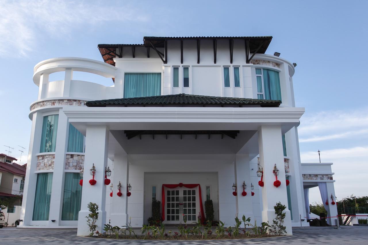 Hotel Casa Bianca Kluang Exterior foto
